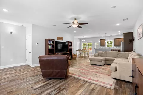 Living - 792 Roberts Rd, Aynor, SC 29511 photo 1 of 2
