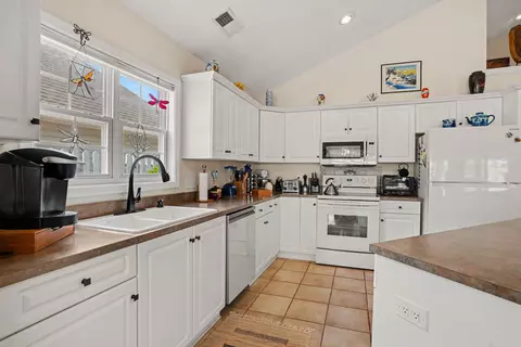 Kitchen - 1827 Windmere Way, Myrtle Beach, SC 29575 photo 4 of 4