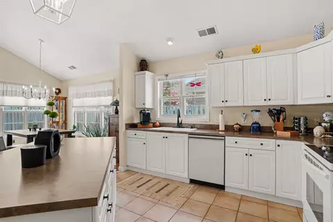 Kitchen - 1827 Windmere Way, Myrtle Beach, SC 29575 photo 3 of 4