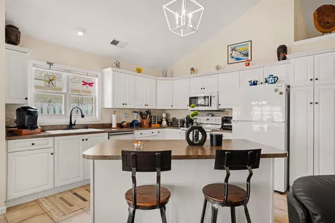 Kitchen - 1827 Windmere Way, Myrtle Beach, SC 29575 photo 2 of 4