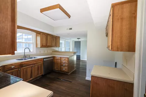 Kitchen - 127 Johnstone Ln, Georgetown, SC 29440 photo 1 of 3