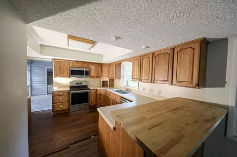 Kitchen - 127 Johnstone Ln, Georgetown, SC 29440 photo 2 of 3