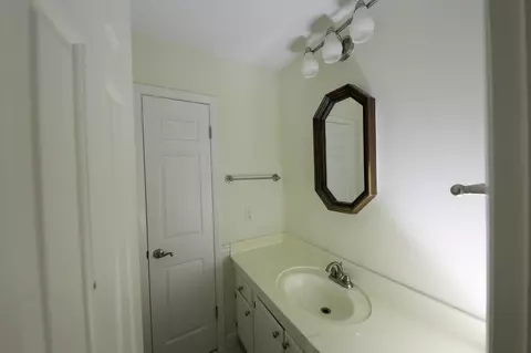 Bath - 127 Johnstone Ln, Georgetown, SC 29440 photo 3 of 3
