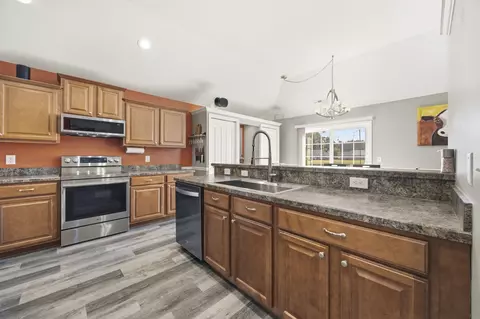 Kitchen - 228 Macarthur Dr, Conway, SC 29527 photo 4 of 5