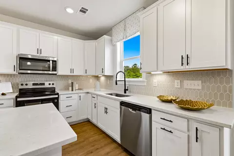 Kitchen - 132 Buckingham Dr, Conway, SC 29526 photo 2 of 3
