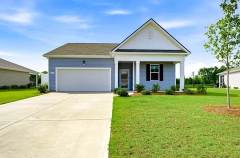 210 Carver Willow Dr, Loris, SC 29569