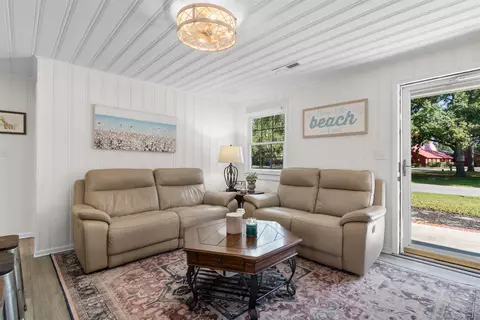 Living - 627 Pine Dr, Surfside Beach, SC 29575 photo 2 of 3
