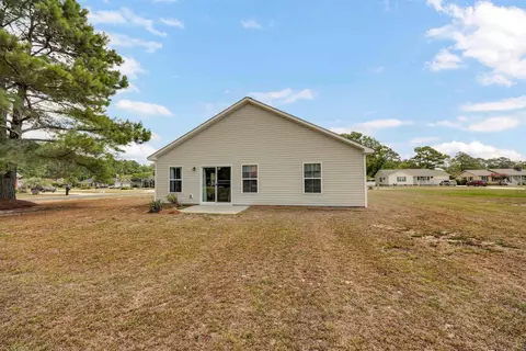 Exterior - 807 SW Fox St, Shallotte, NC 28470 photo 3 of 5