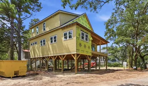 59 Hook Dr, Pawleys Island, SC 29585