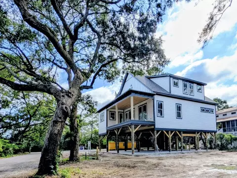 59 Hook Dr, Pawleys Island, SC 29585