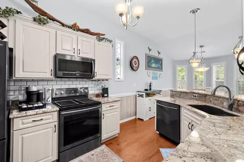 Kitchen - 1608 Hack Ct, Surfside Beach, SC 29575 photo 5 of 7