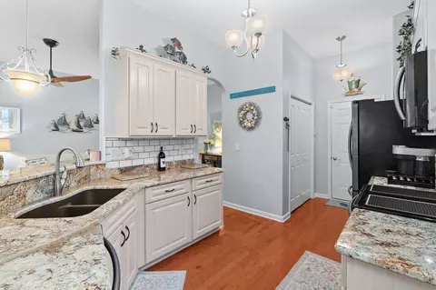 Kitchen - 1608 Hack Ct, Surfside Beach, SC 29575 photo 4 of 7