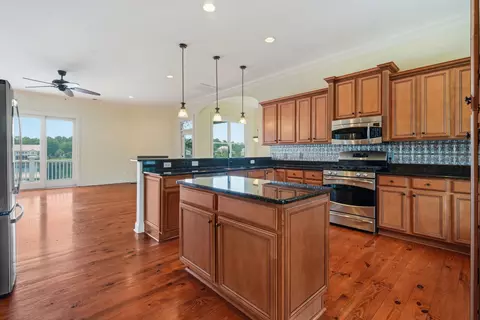 Kitchen - 286 Eagle Pass Dr, Murrells Inlet, SC 29576 photo 3 of 4