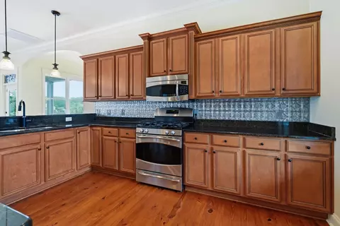 Kitchen - 286 Eagle Pass Dr, Murrells Inlet, SC 29576 photo 2 of 4