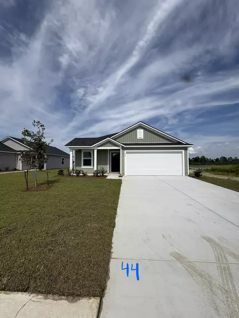 604 Shady Ridge Dr, Loris, SC 29569
