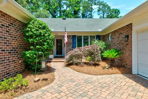 466 Country Club Dr, Pawleys Island, SC 29585