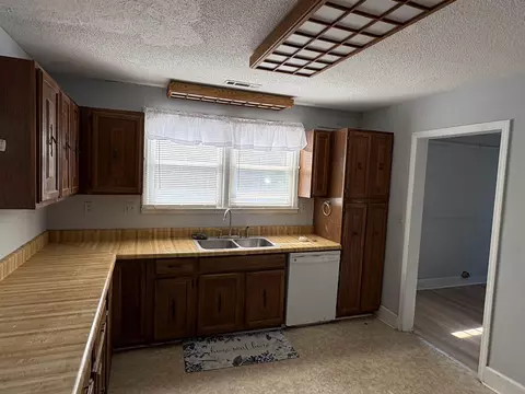 Kitchen - 505 Dawson St, Georgetown, SC 29440 photo 2 of 2