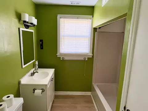 Bath - 505 Dawson St, Georgetown, SC 29440 photo 1 of 1