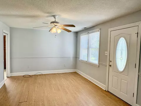 Living - 505 Dawson St, Georgetown, SC 29440 photo 1 of 2