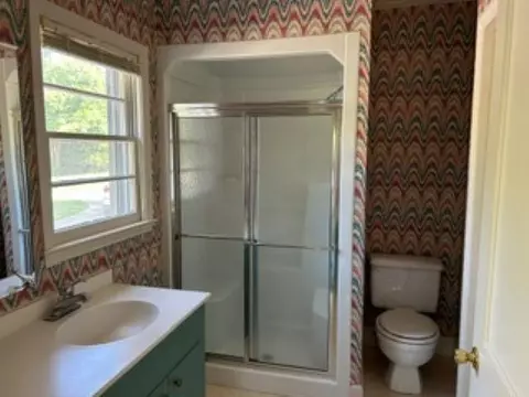 Bath - 500 E Andrews St, Hemingway, SC 29554 photo 1 of 3