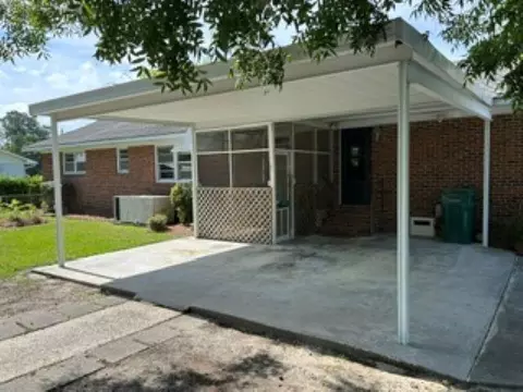 Exterior - 500 E Andrews St, Hemingway, SC 29554 photo 3 of 5