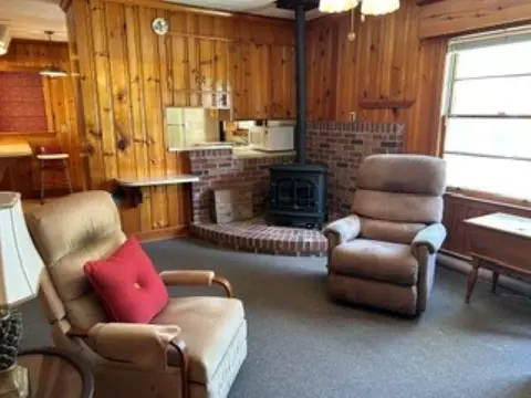 Living - 500 E Andrews St, Hemingway, SC 29554 photo 3 of 3