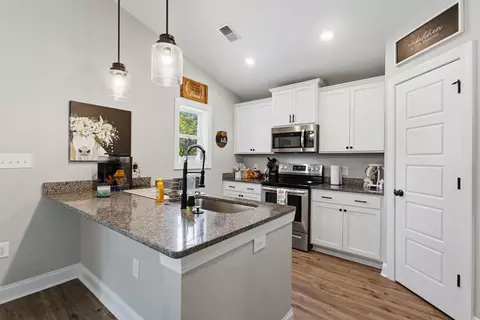 Kitchen - 3911 Lake Dr, Loris, SC 29569 photo 2 of 3