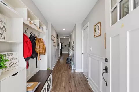 Entry Way - 3911 Lake Dr, Loris, SC 29569 photo 1 of 2