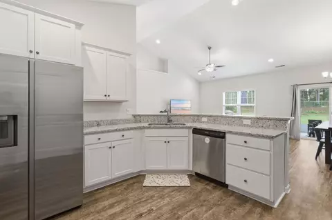 Kitchen - 515 Allen St, Loris, SC 29569 photo 1 of 2