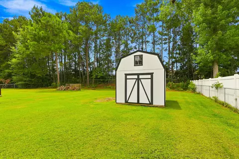 Exterior - 515 Allen St, Loris, SC 29569 photo 6 of 9