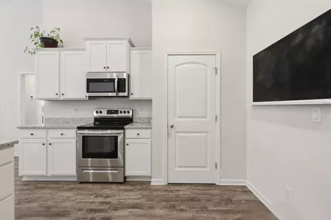Entry Way - 515 Allen St, Loris, SC 29569 photo 2 of 12