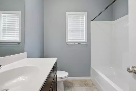 Bath - 515 Allen St, Loris, SC 29569 photo 2 of 3