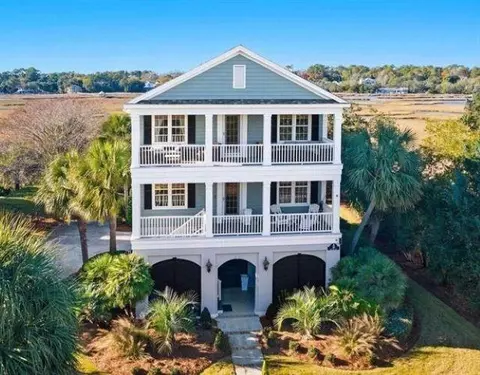 10 Sea Oats Cir, Pawleys Island, SC 29585
