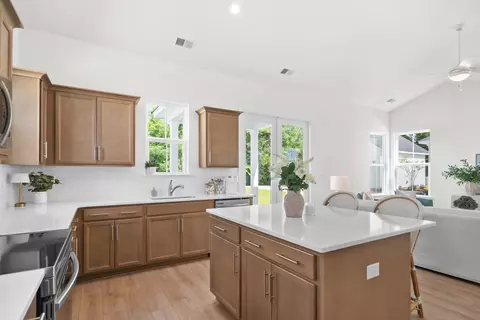 Kitchen - 3840 Richardson St, Loris, SC 29569 photo 10 of 10