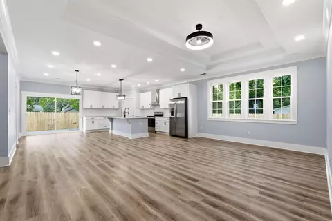 Living - 1706 Simms St, Georgetown, SC 29440 photo 3 of 5