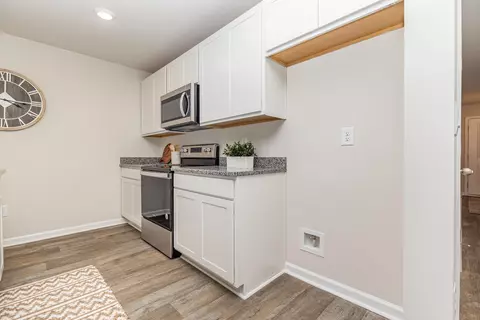 Kitchen - 968 Farmers Passage Loop, Loris, SC 29569 photo 3 of 5