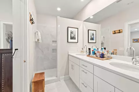 Bath - 406 Queen St, Georgetown, SC 29440 photo 2 of 4