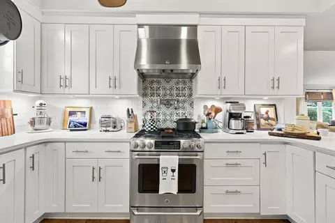 Kitchen - 406 Queen St, Georgetown, SC 29440 photo 2 of 2