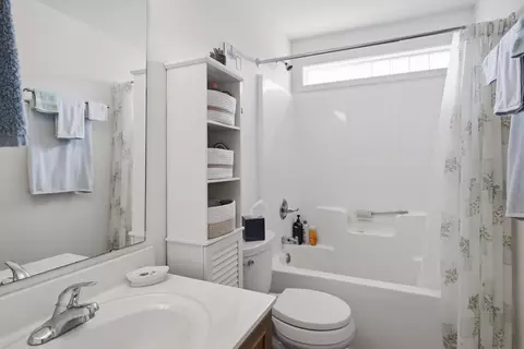 Bath - 374 Barton Loop, Myrtle Beach, SC 29579 photo 4 of 5
