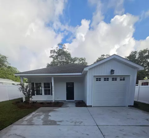 4513 Pelican St, North Myrtle Beach, SC 29582