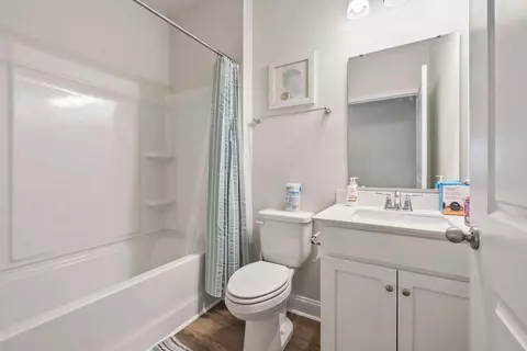 Bath - 1008 Beechfield Ct, Conway, SC 29526 photo 2 of 2