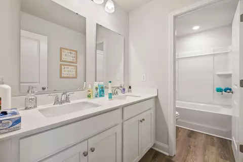 Bath - 1008 Beechfield Ct, Conway, SC 29526 photo 1 of 2