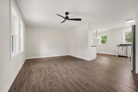 Living - 88 Juniper Pl, Georgetown, SC 29440 photo 5 of 6