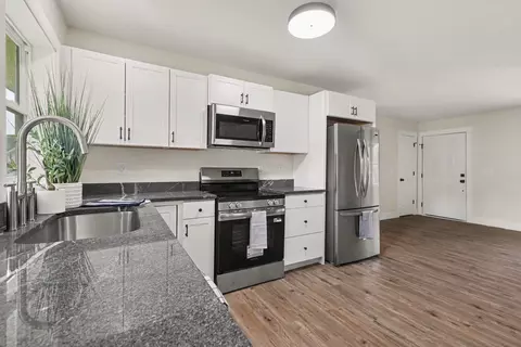 Kitchen - 88 Juniper Pl, Georgetown, SC 29440 photo 3 of 4