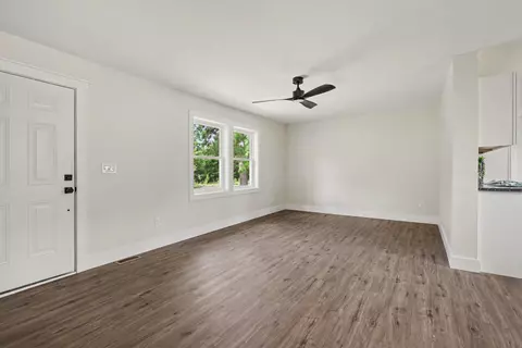 Living - 88 Juniper Pl, Georgetown, SC 29440 photo 2 of 6