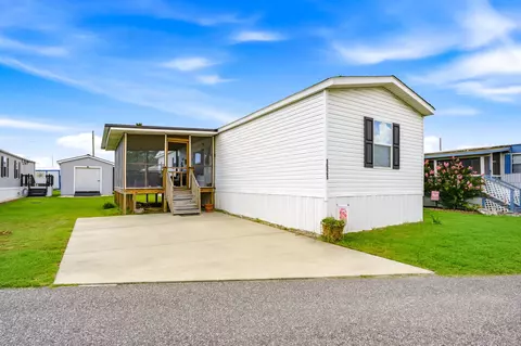 1521 Tanglewood Ave, North Myrtle Beach, SC 29582