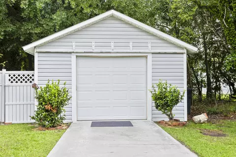 Exterior - 209 Melrose Ave, Mullins, SC 29574 photo 9 of 11