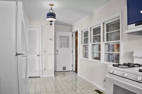 Entry Way - 209 Melrose Ave, Mullins, SC 29574 photo 1 of 3