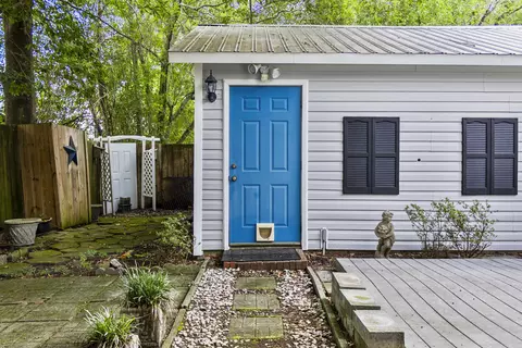 Exterior - 209 Melrose Ave, Mullins, SC 29574 photo 5 of 11