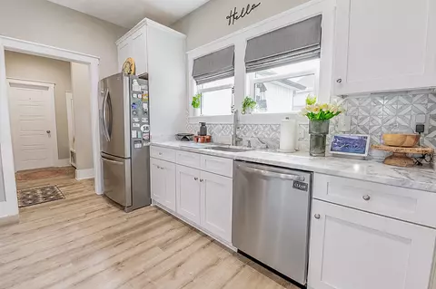 Kitchen - 669 Pacific Commons Dr, Surfside Beach, SC 29575 photo 3 of 8